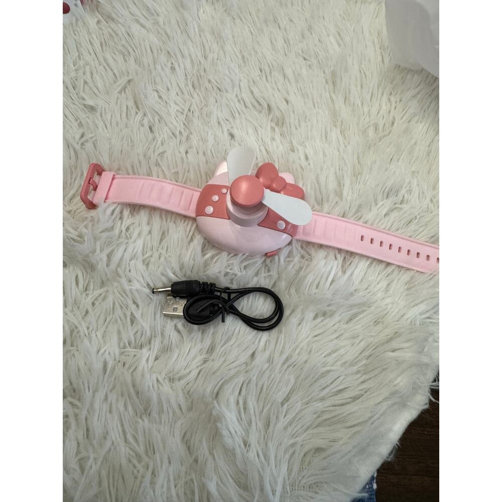 Hello Kitty wrist fan rechargeable pink ideal x concerts festivals theme parks - Picture 6 of 6